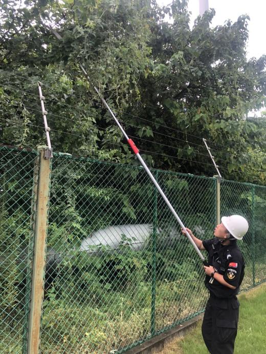 C:/Users/BA/Desktop/風(fēng)雨過后南京保安迅速行動，恢復(fù)安“寧”面貌/2.jpg2