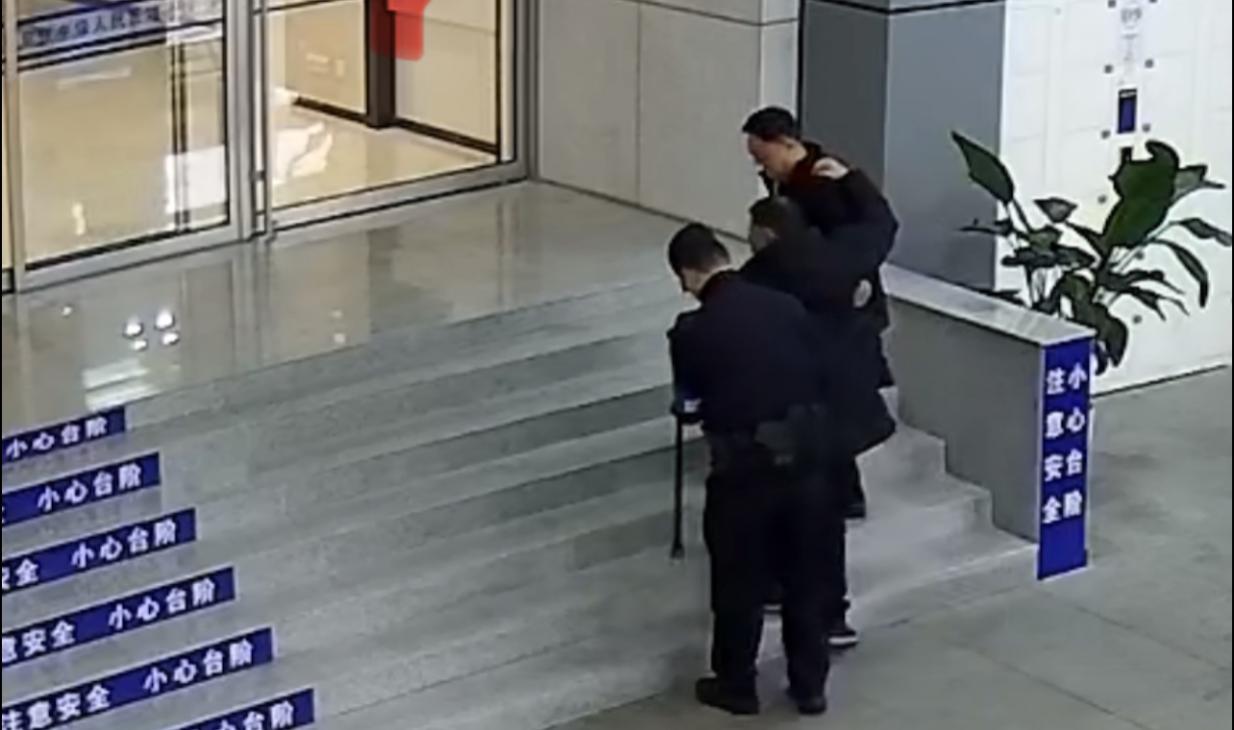 E:/25.12.10后 上傳網(wǎng)站留存/致敬“服務(wù)之星”劉禮兵！南京市保以專(zhuān)業(yè)守護(hù)安全，用溫情溫暖人心/照片/精修/5851dfcd78fd0f1bab3c514af4abc905.jpg5851dfcd78fd0f1bab3c514af4abc905